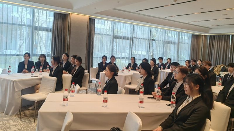 在加盟前，详细了解加盟政策与条件至关重要。以下是一些常见的加盟条件：
